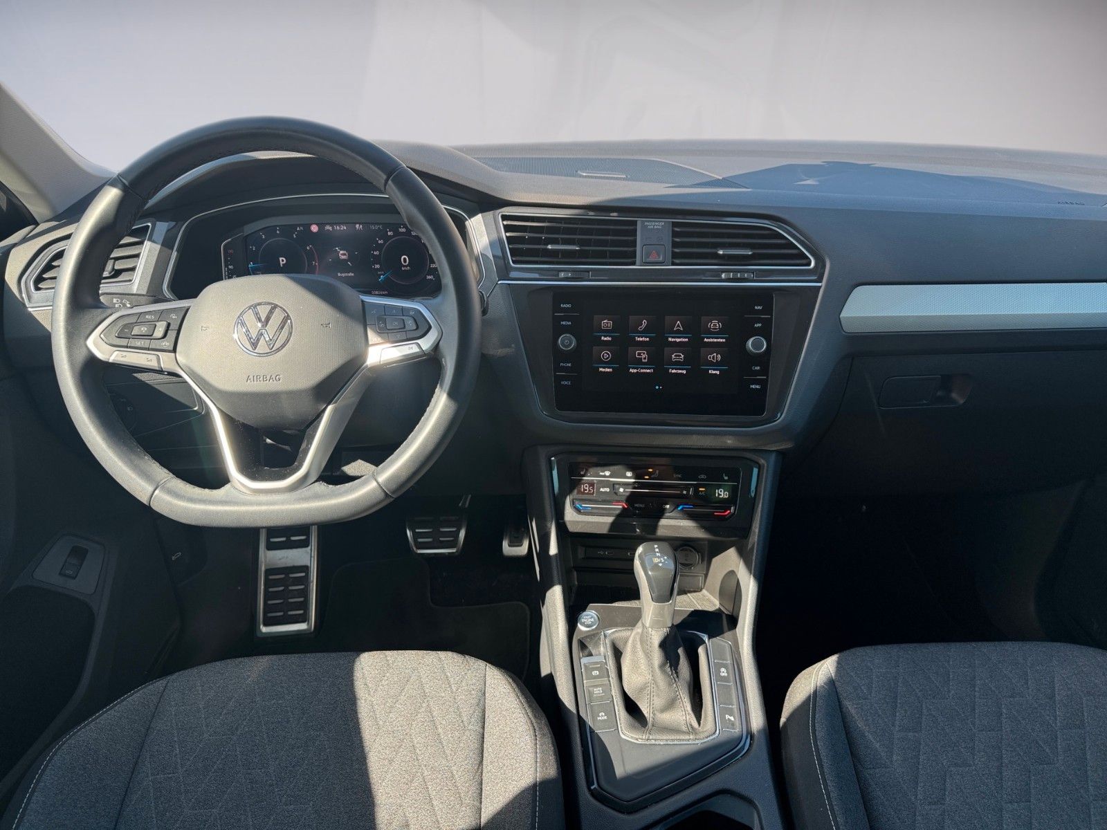 Fahrzeugabbildung Volkswagen Tiguan Life MOVE 1.5 TSI