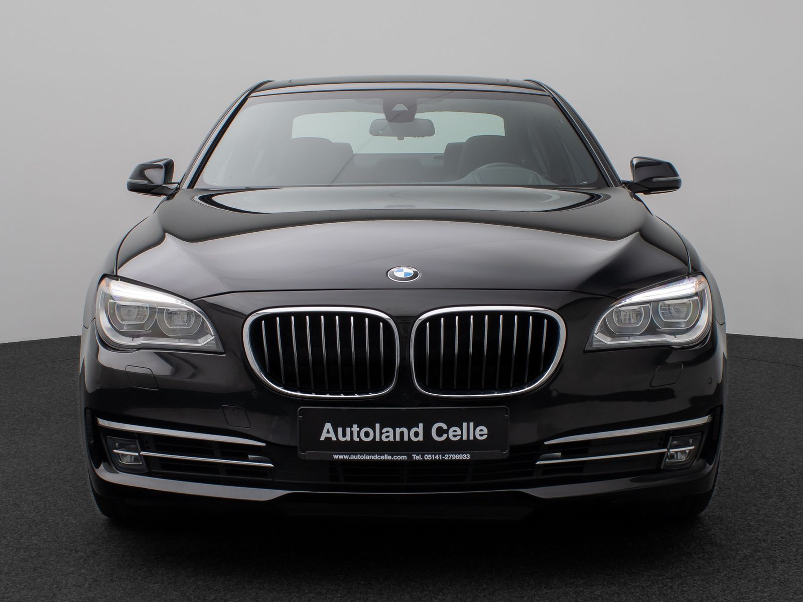 Fahrzeugabbildung BMW 740d xD Glasdach Kamera HUD HiFi Lenkrhzg SoftCl