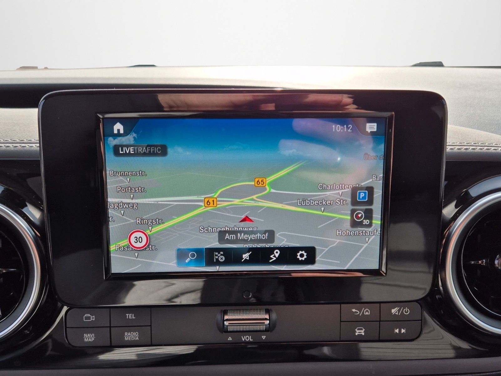 Fahrzeugabbildung Mercedes-Benz T-180 AUTOMATIK KAM LEDER NAVI LED ALLWETTER