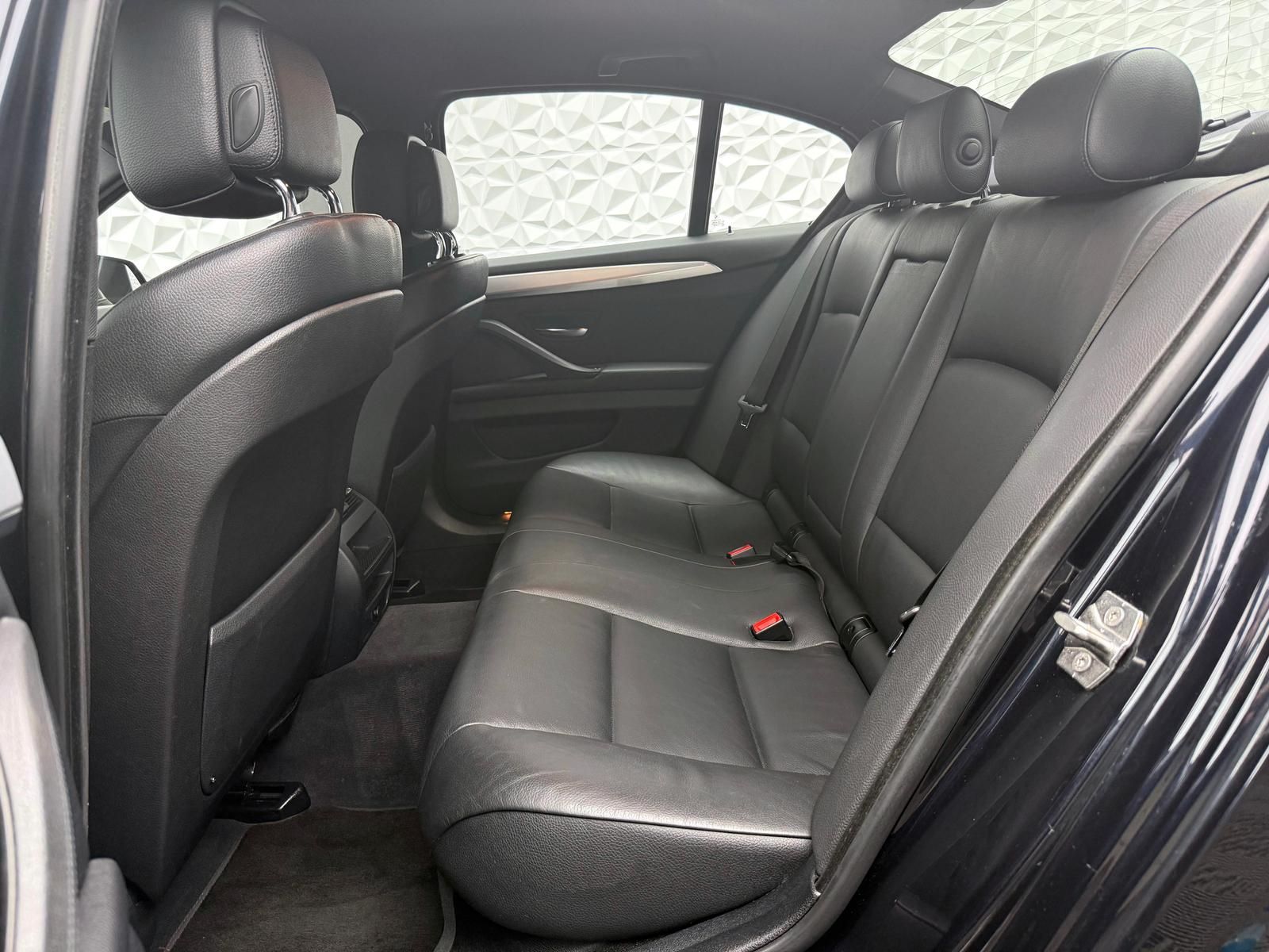 Fahrzeugabbildung BMW d M-PAKET/AUTOMATIK/SHADDOW/LED/AMBIENTE/PDC/NAV