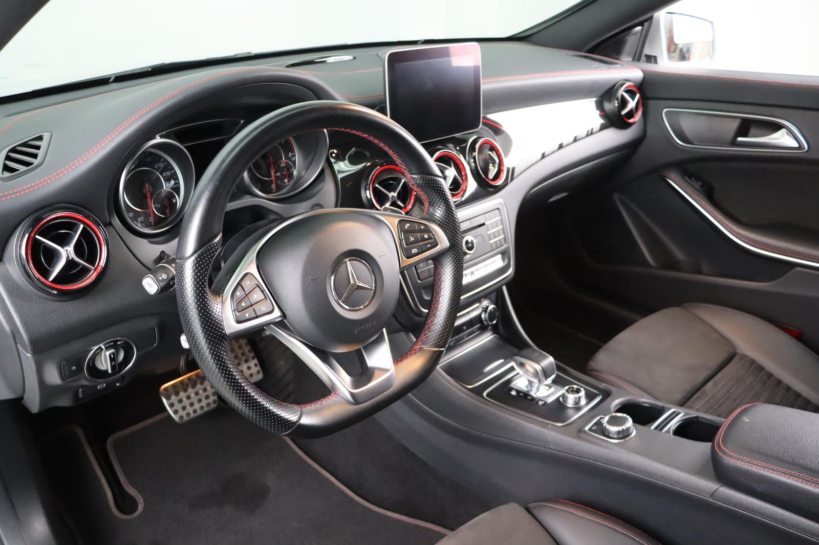 Mercedes-Benz CLA 45 AMG 4Matic Coupe * Led * Navi * Alcantara
