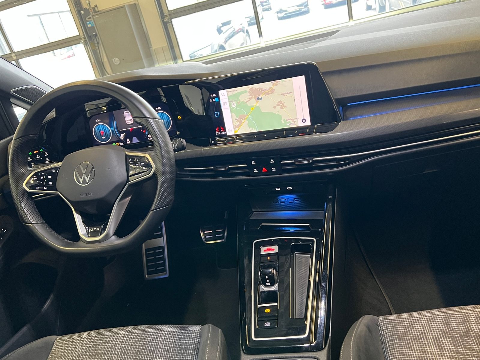 Fahrzeugabbildung Volkswagen Golf VIII GTD 2.0 TDI DSG *IQ.Drive-Paket, AHK,