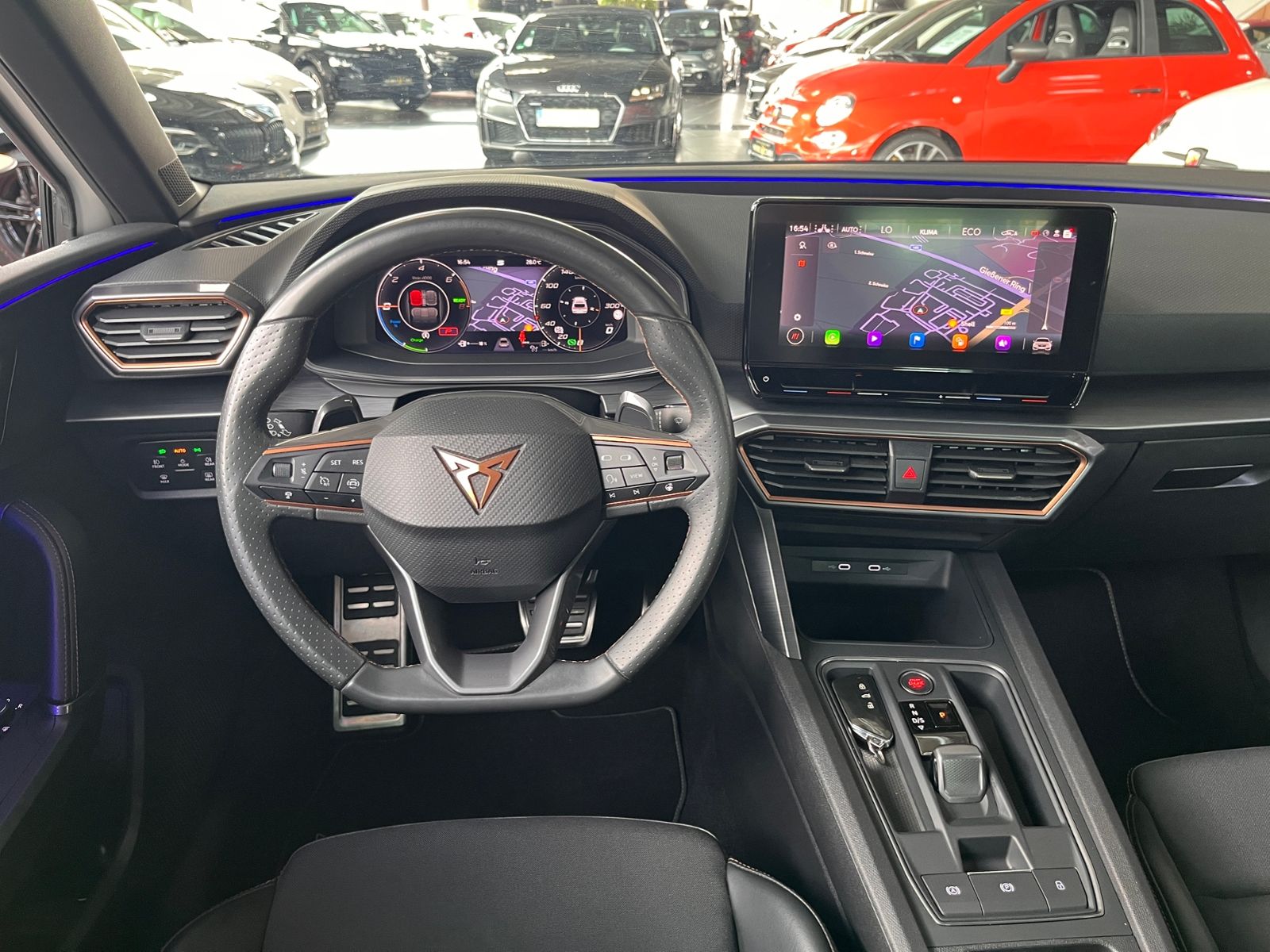 Fahrzeugabbildung CUPRA Leon VZ e-Hybrid LED ACC NAV RFK SHZ 19"
