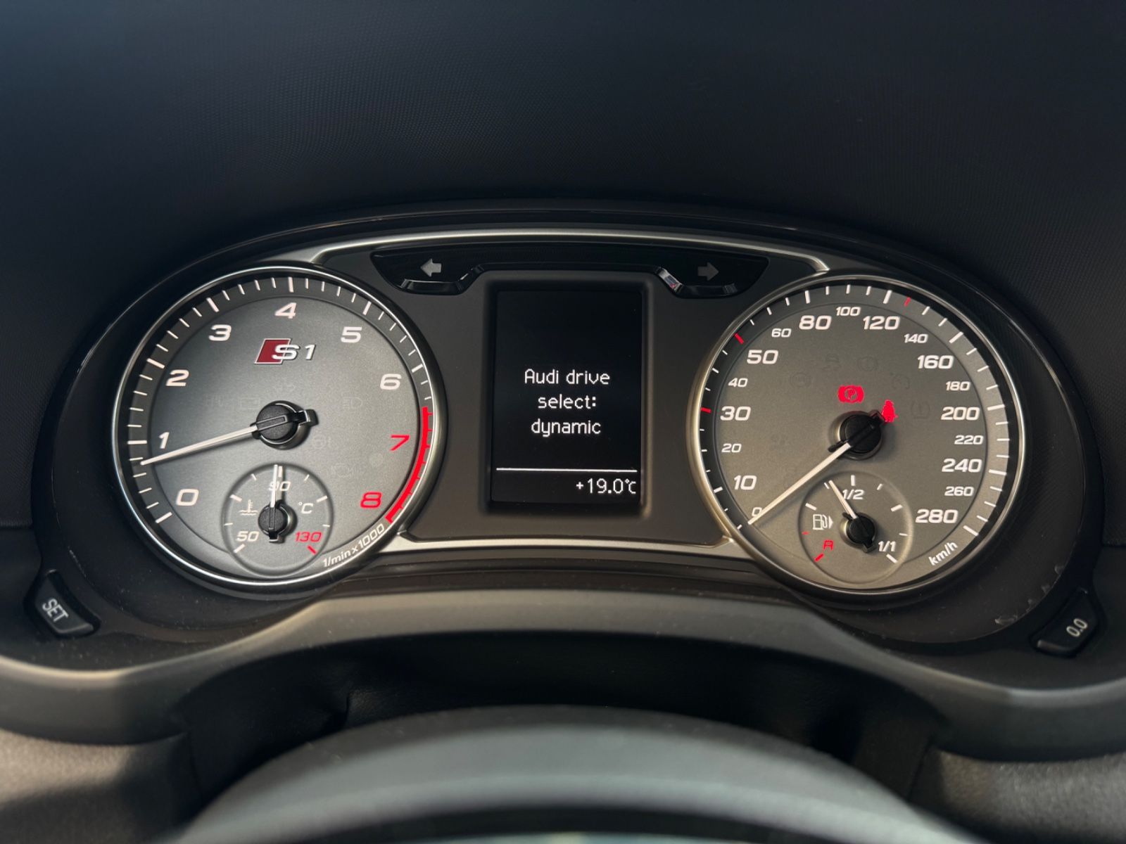 Fahrzeugabbildung Audi S1 Sportback 2.0 TFSI quattro*LED*PDC*Leder*Xeno