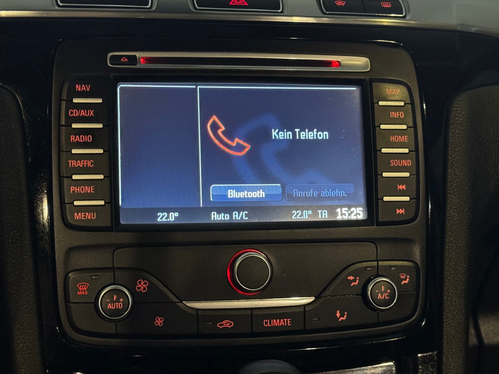 Fahrzeugabbildung Ford S-MAX AUTOMATIK SPORTPAKET TITANIUM X VOLL