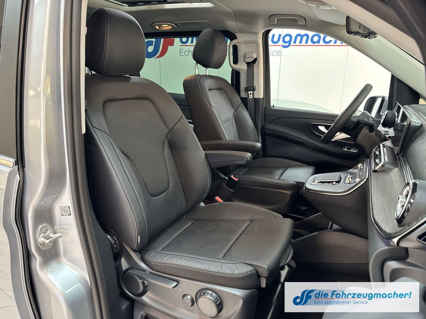 Fahrzeugabbildung Mercedes-Benz V 250 d 4MATIC AVANTGARDE lang LuftF. Pano 360 A