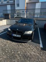 BMW E90 330xi N52 - BMW 330: Xi