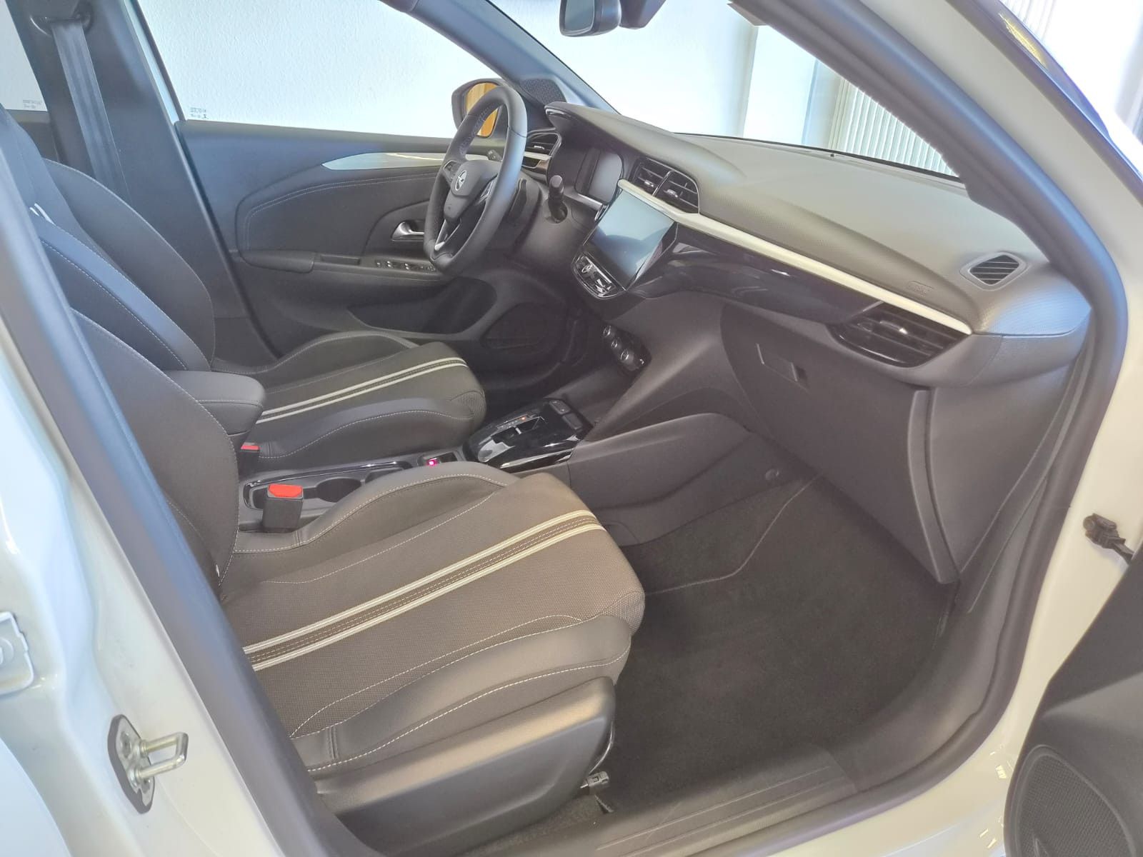 Fahrzeugabbildung Opel Corsa F GS / KAMERA/NAVI/CARPLAY/6TKM