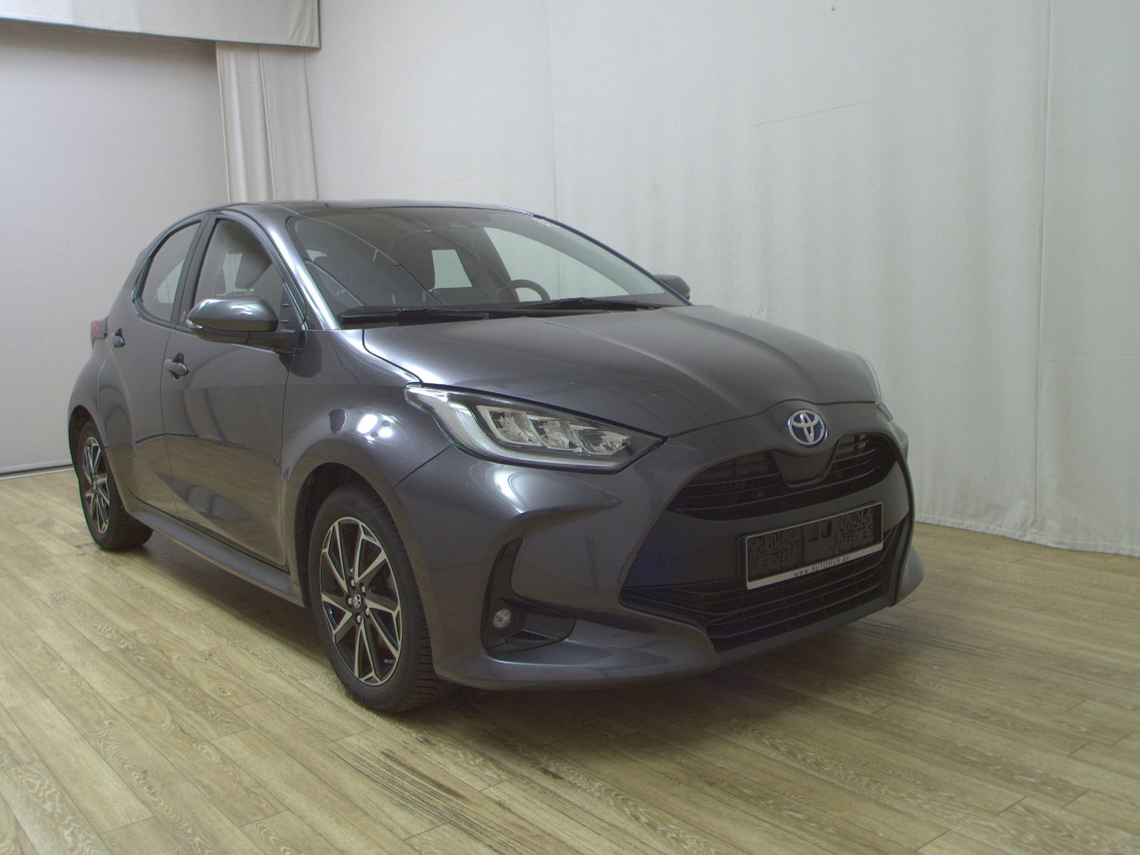 Toyota Yaris 1.5 VVT-I Hybrid Team D Navi Kamera LED imagem 3