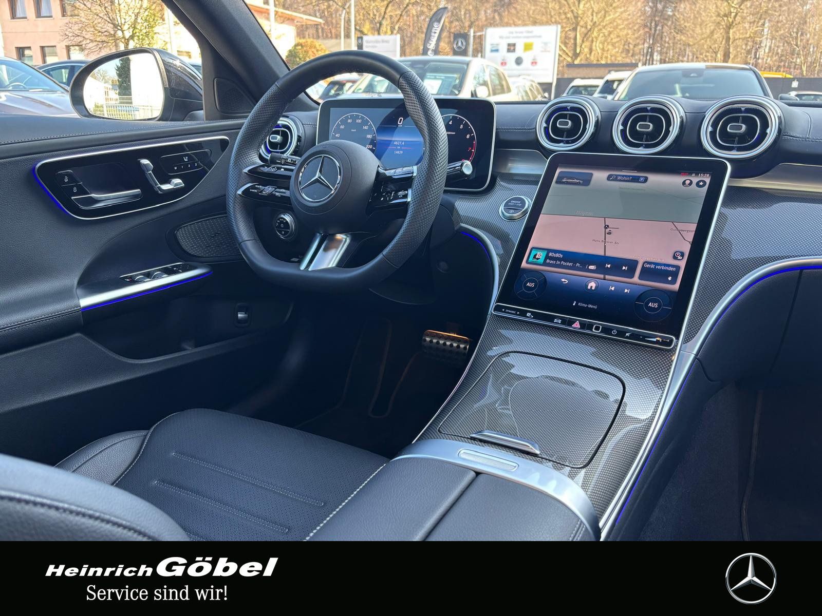Fahrzeugabbildung Mercedes-Benz C 300 T AMG-ADV+ PANO MEM-SIT WP LED KAM AMB-BEL