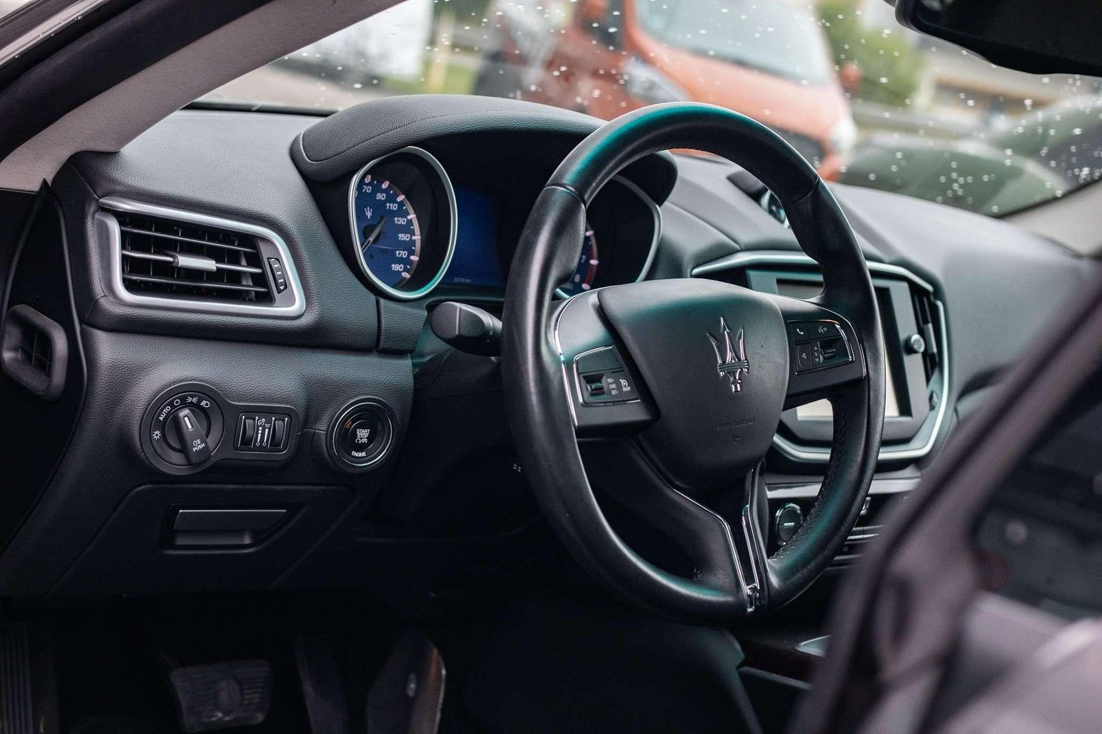 Fahrzeugabbildung Maserati Ghibli 3.0 V6 S Q4 Automatik