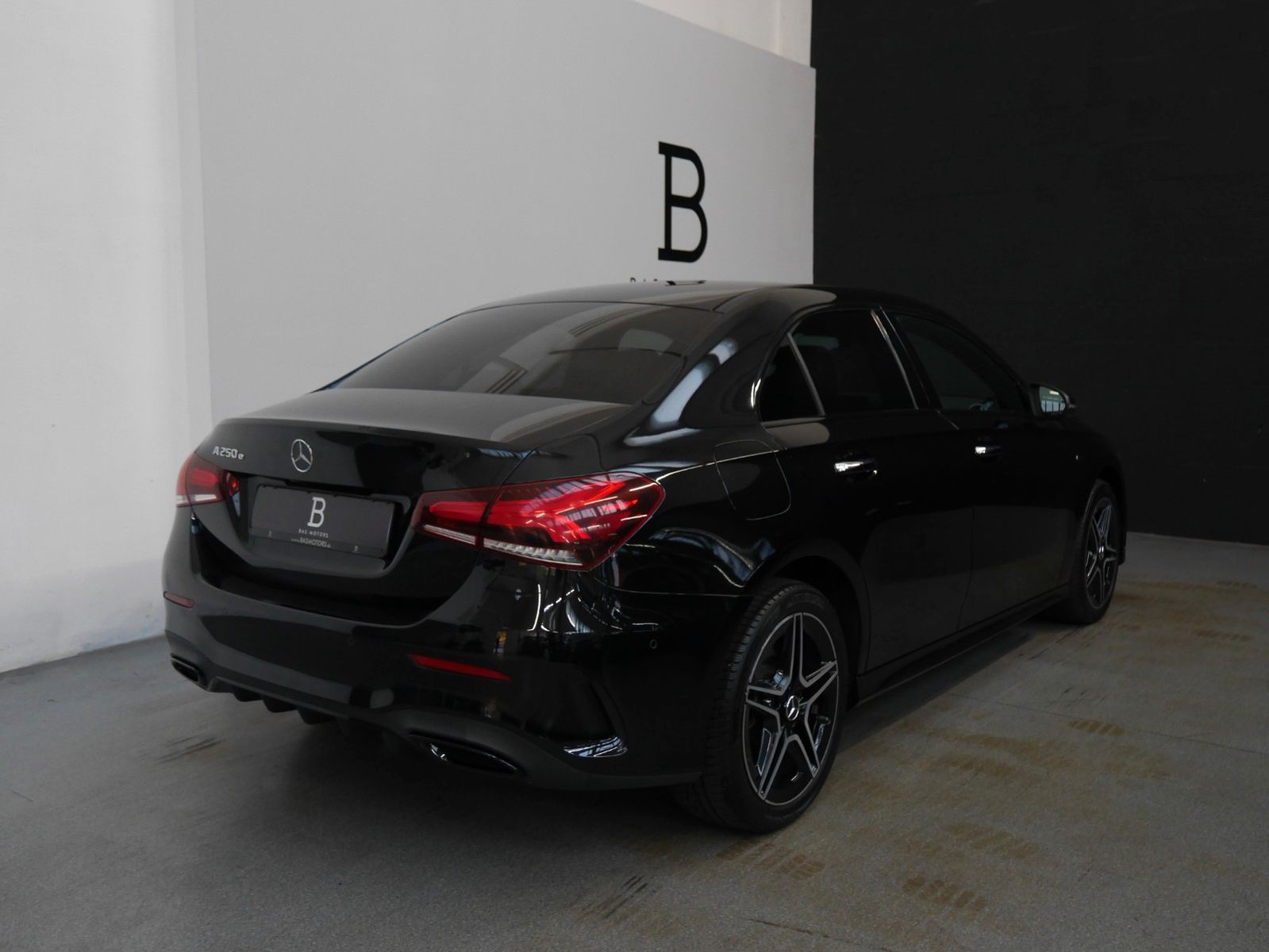 Mercedes-Benz A 250e AMG-Line*Nightpaket*Burmester*Ambiente* imagem 2