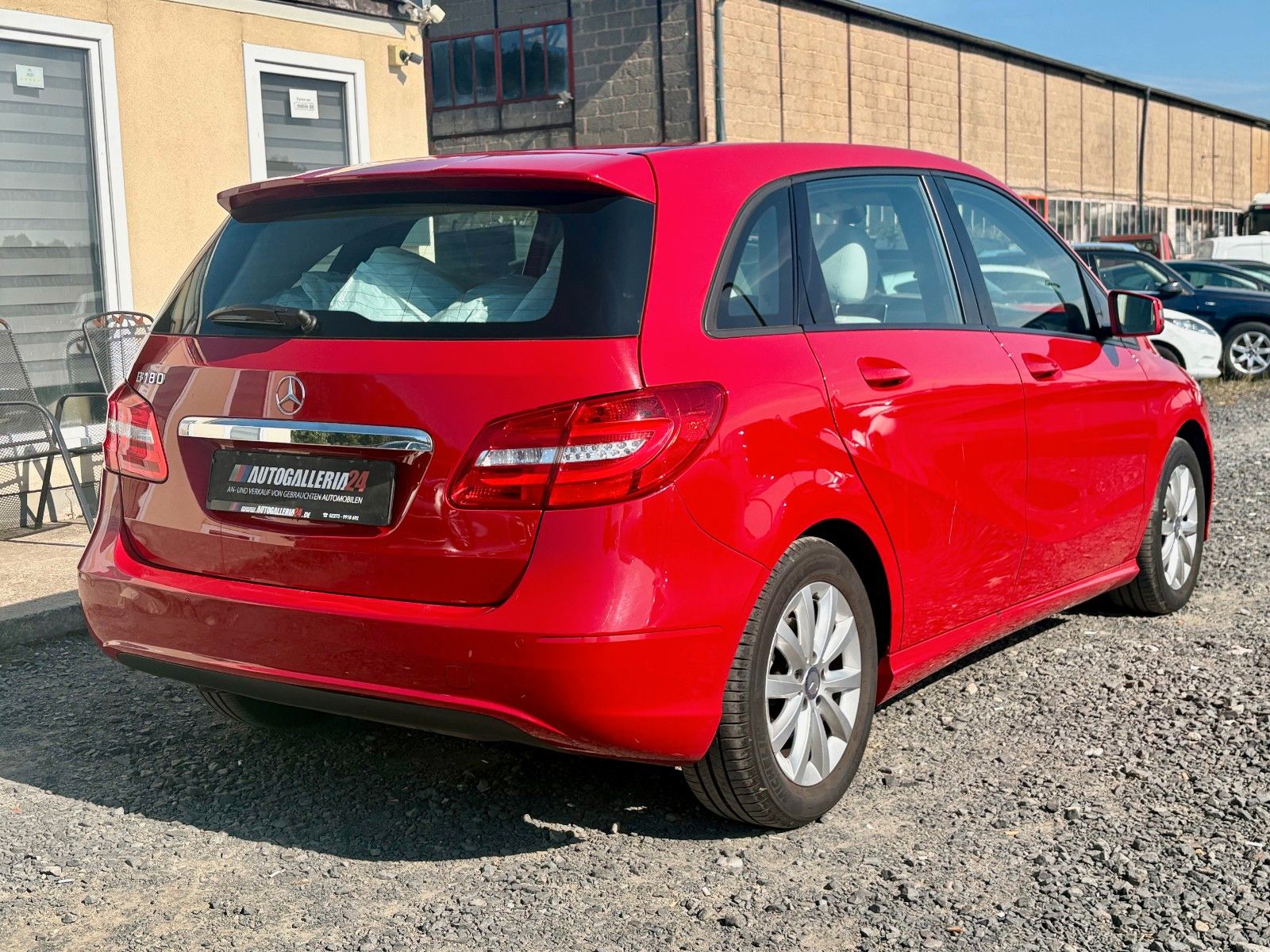 Fahrzeugabbildung Mercedes-Benz B 180 Xenon AHK 1.HAND Klima SCHECKHEFT SHZ PDC