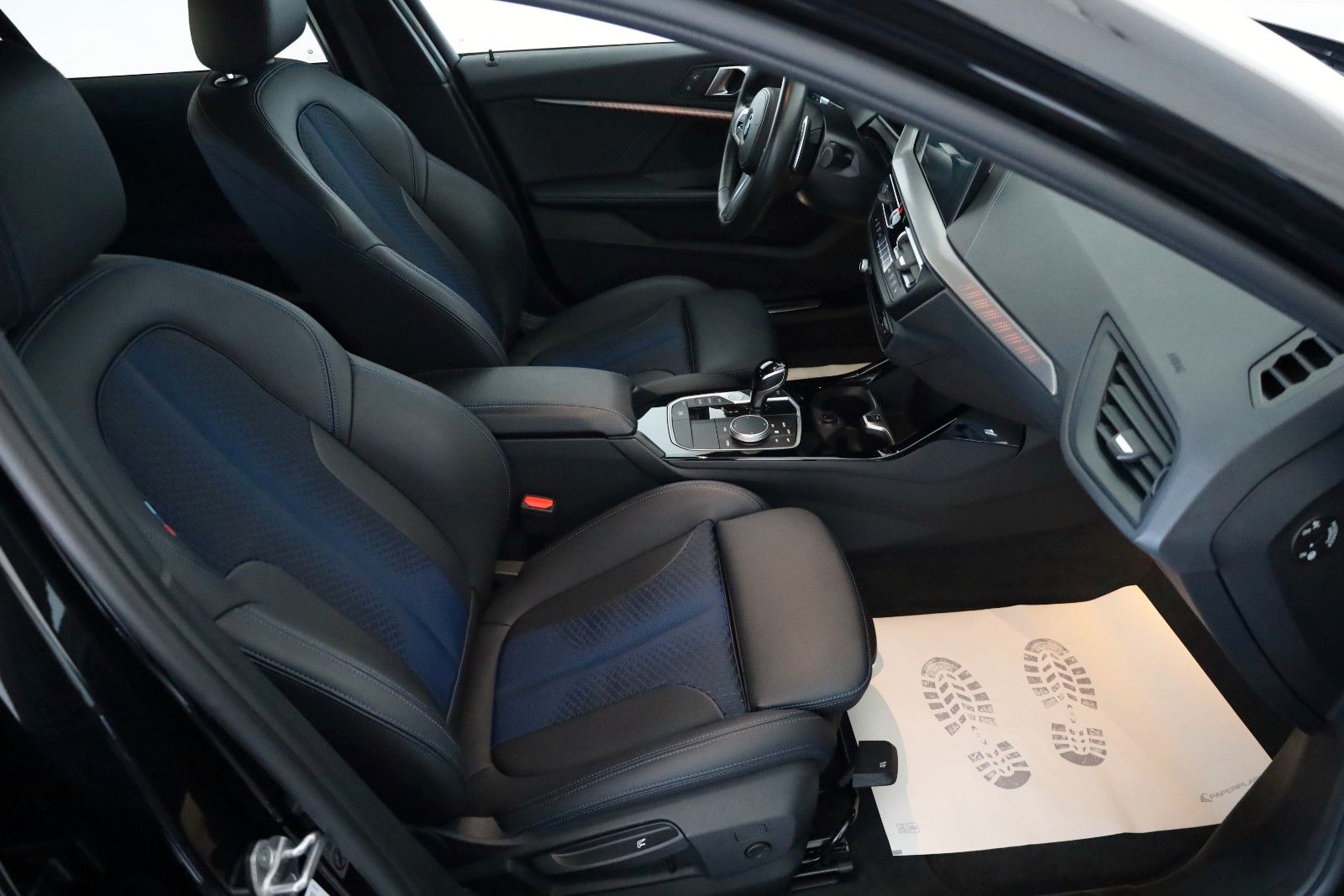 Fahrzeugabbildung BMW 120 i M Sport, T.Leder,Navi,LED,SH,Kamera,+WR