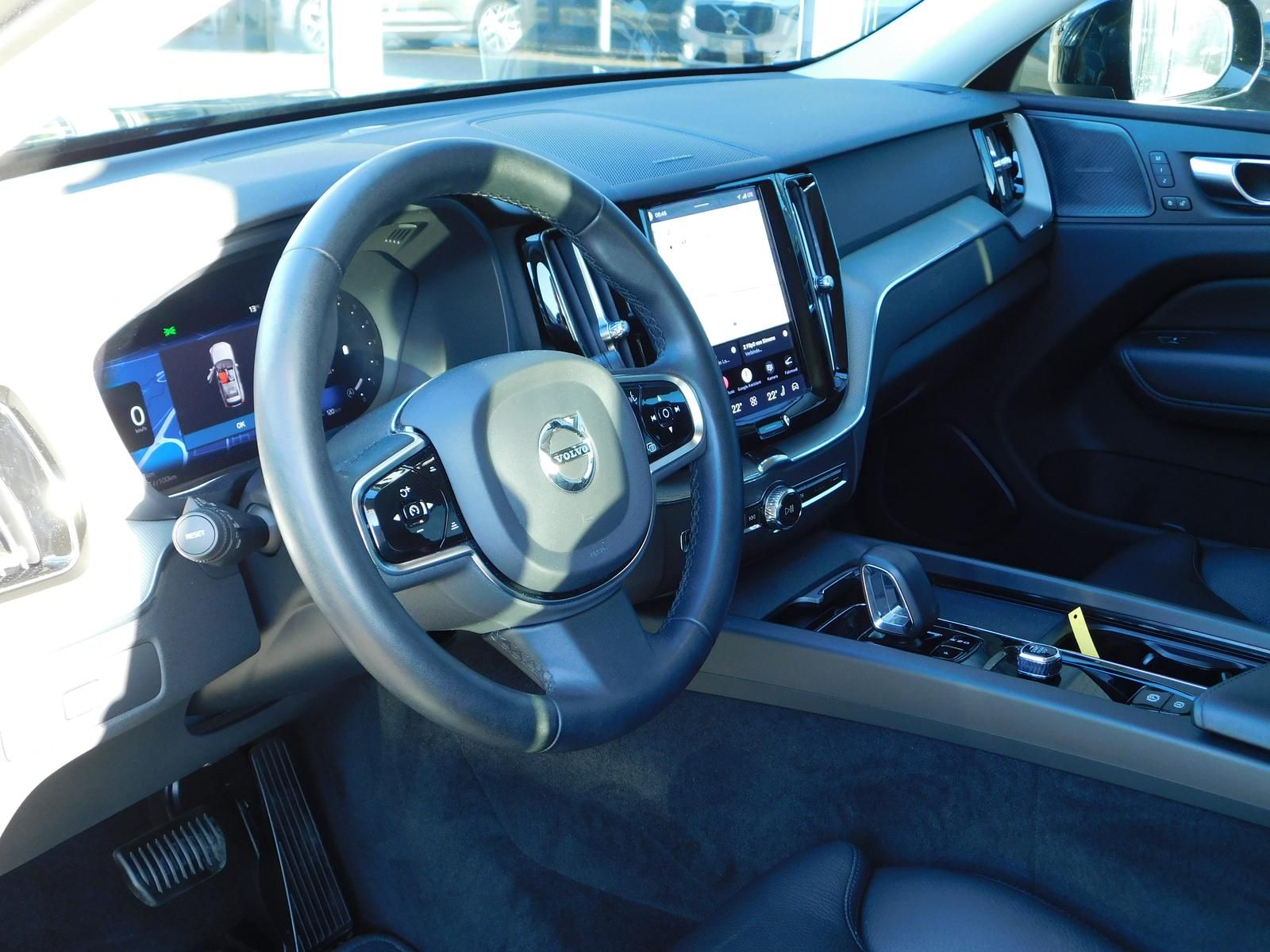 Fahrzeugabbildung Volvo XC60 B4 D AWD Plus Dark