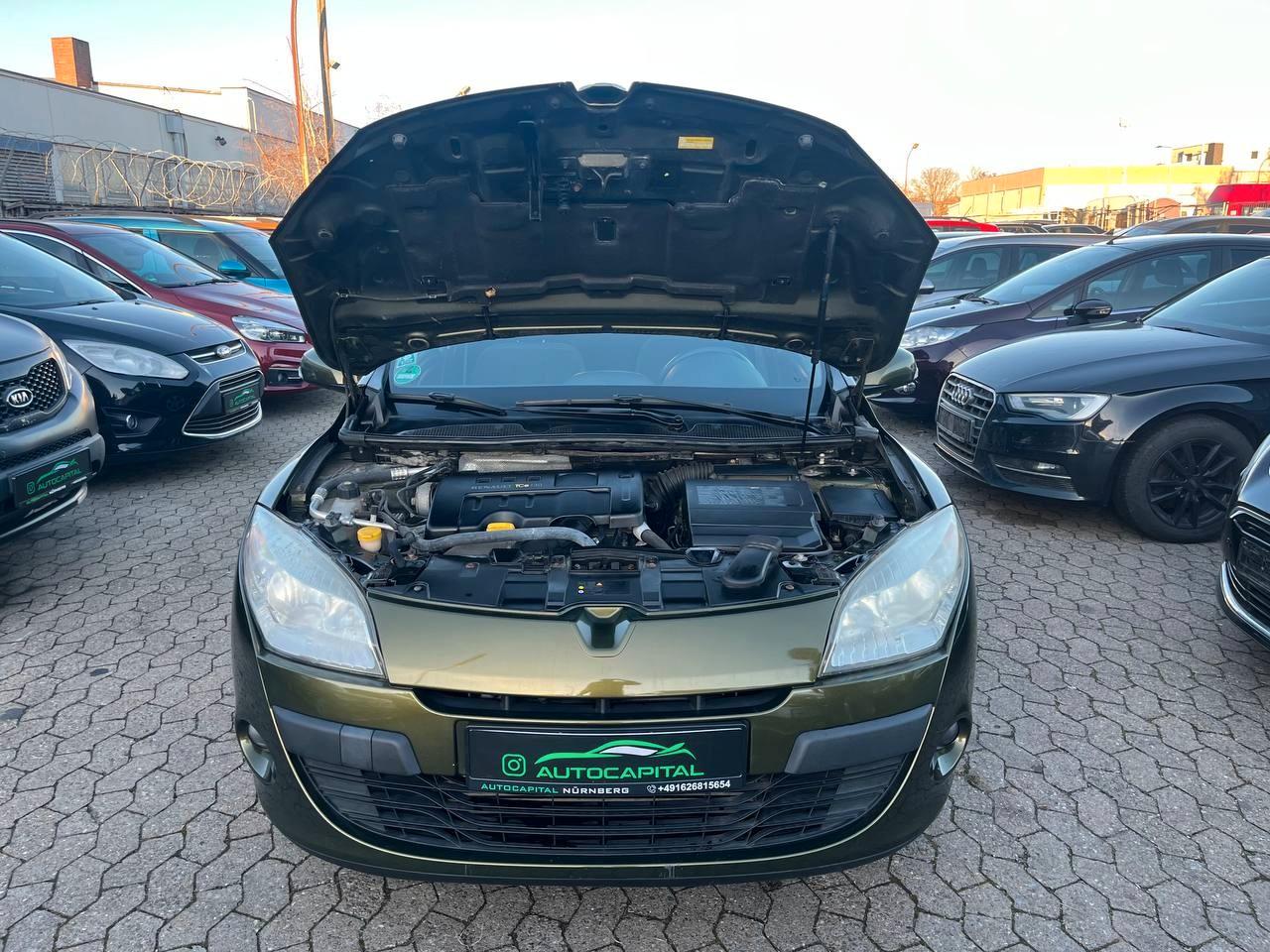 Renault Megane 2010 — photo 17