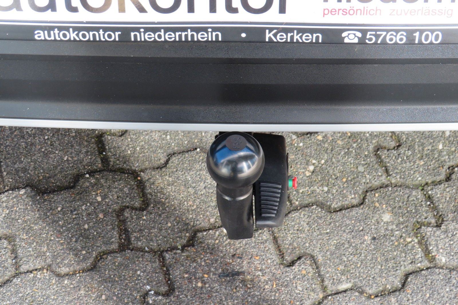 Fahrzeugabbildung Volkswagen T-Roc SPORT PANO AHK LED NAVI ACC PDC SITZH. 1.H