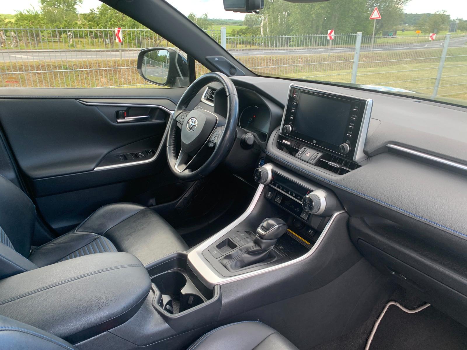 Car Image 20
