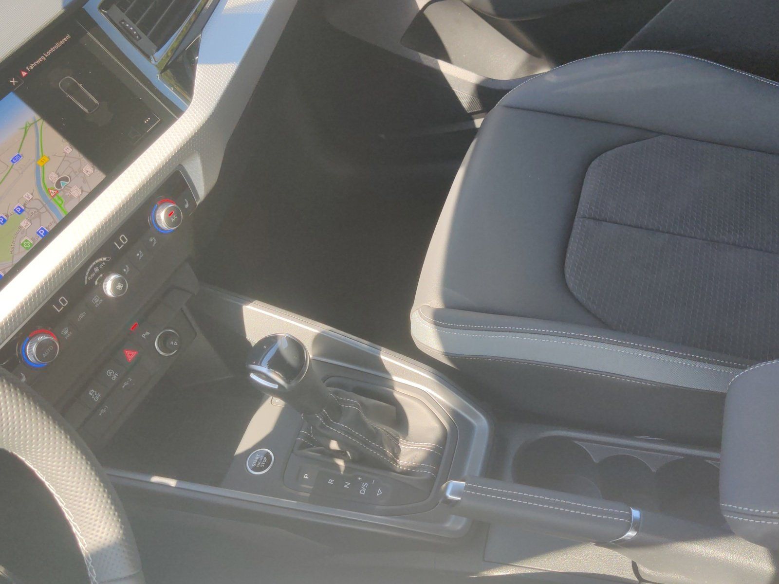 Fahrzeugabbildung Audi A1 Sportback Advanced 30 TFSI S tronic Interieur