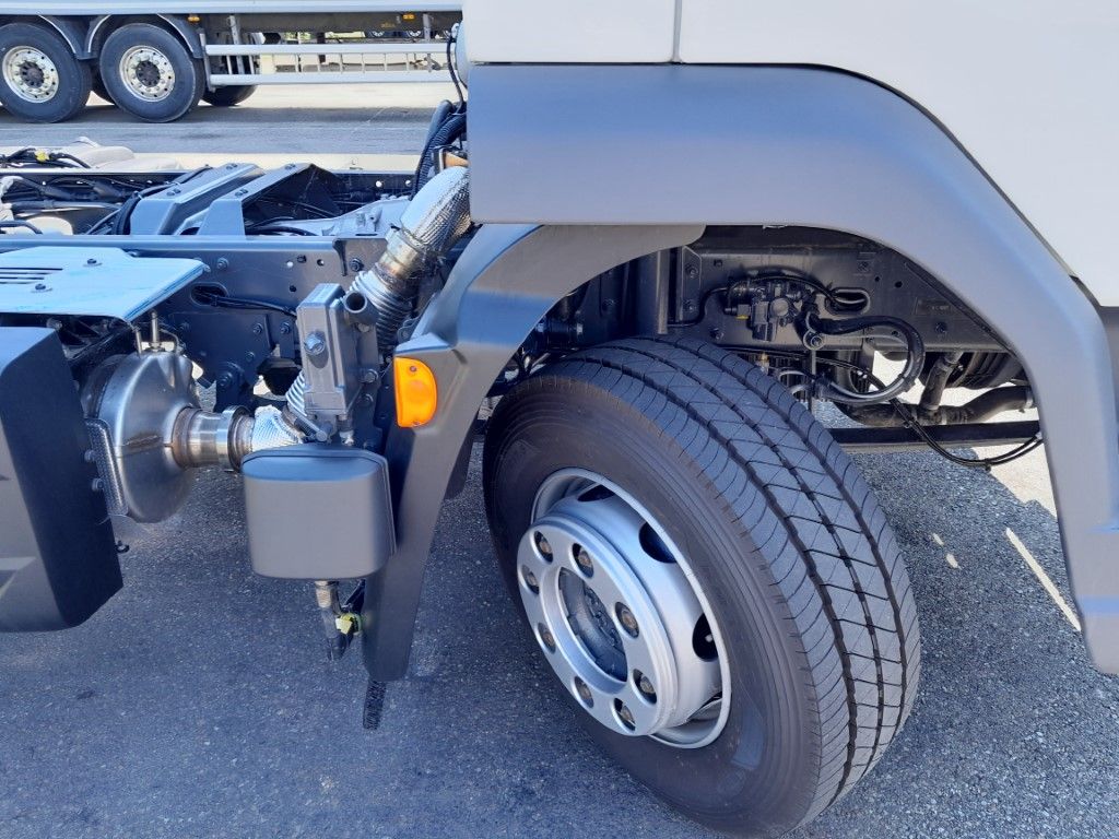 Fahrzeugabbildung DAF FA XB 260 12t reparierter Wasserschaden