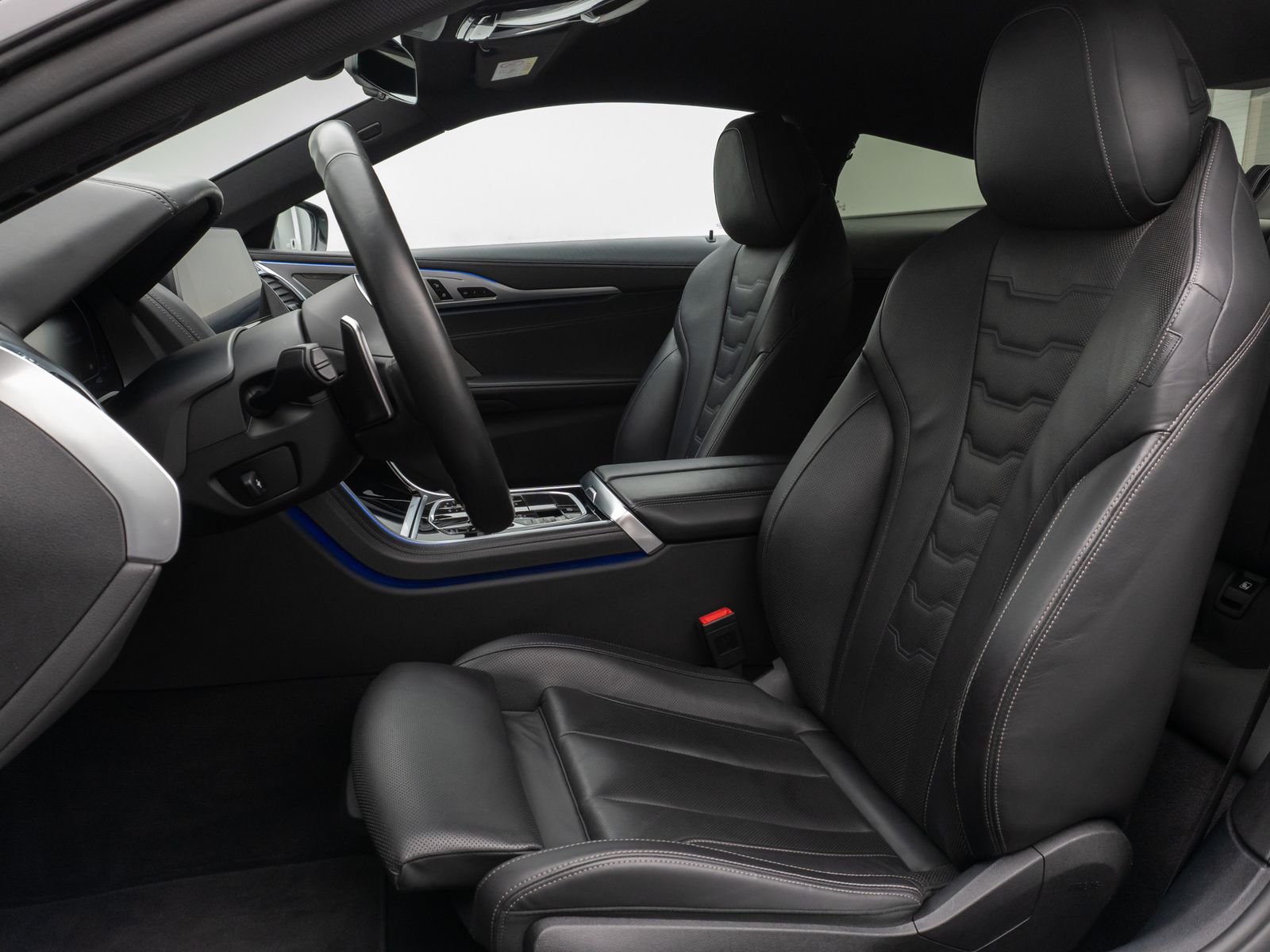 Fahrzeugabbildung BMW M850i xD Kamera HUD DAB H/K ACC SoftCl DisplKey