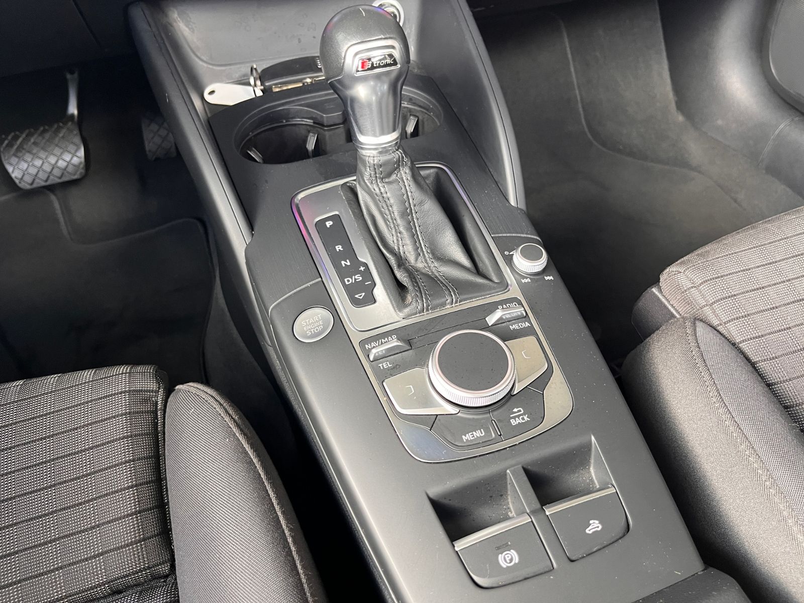 Fahrzeugabbildung Audi A3 Cabriolet Sport 35 TFSI S tronic AHK NAVI LED