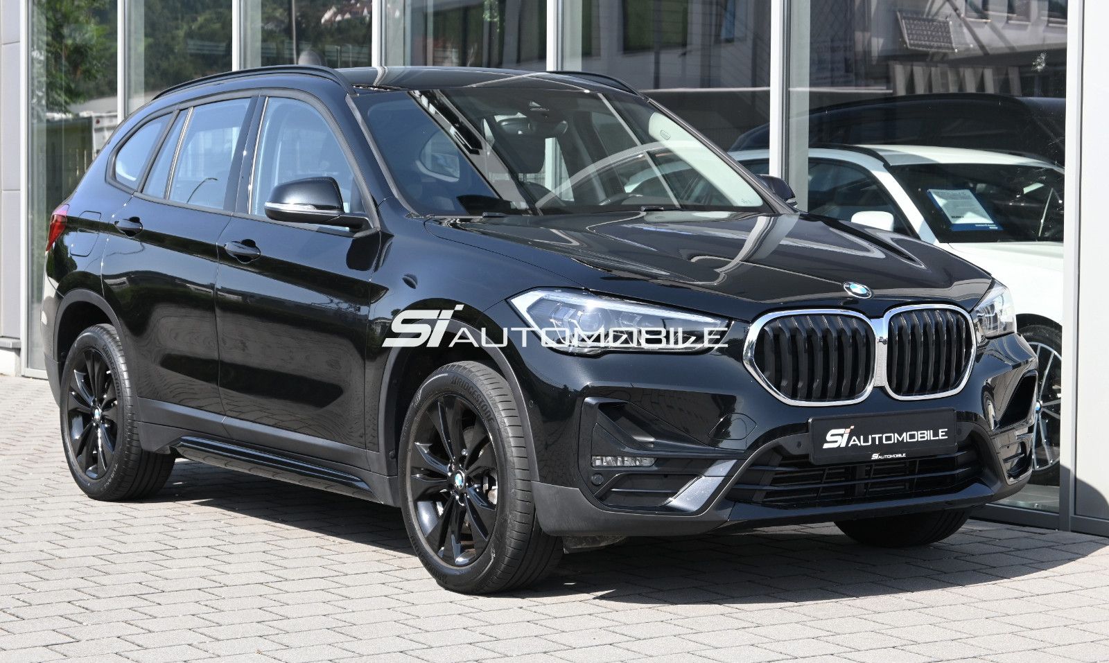 Fahrzeugabbildung BMW X1 sDr18d SPORT °AHK°DAB°KEYLESS°SPORTSITZE°18"°