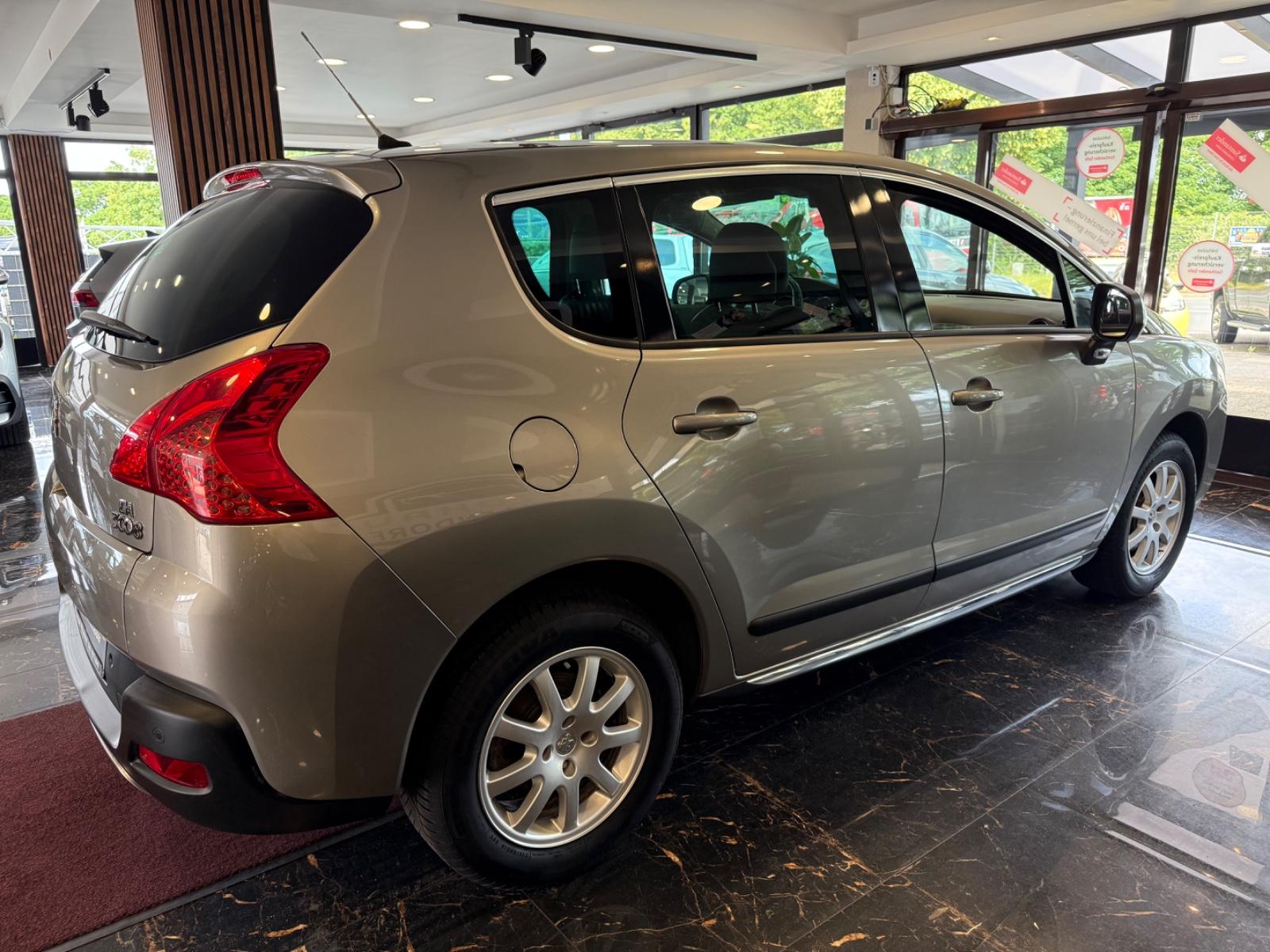 Peugeot 3008 Allure AUTOMATIK!! LEDER/PANORAMADACH/XENON
