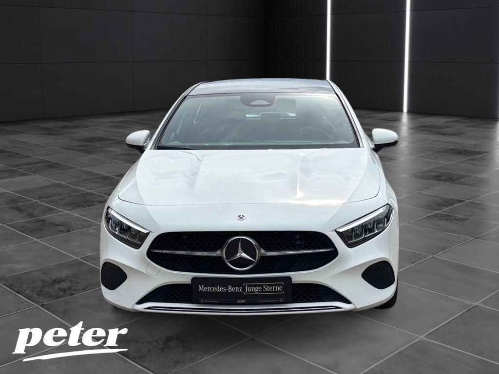 Mercedes-Benz A 180 Progressive*Panoramadach imagem 2