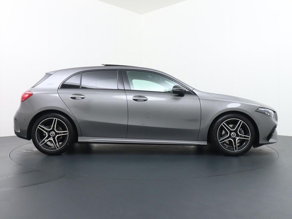 Mercedes-Benz A 180 Star Edition AMG Line | Panorama - Schiebe