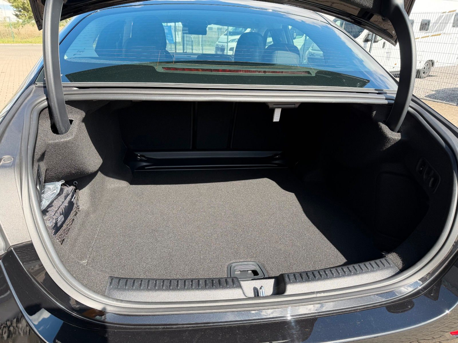 Fahrzeugabbildung Mercedes-Benz E 200 Limousine Avantgarde Advanced Plus