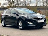 Hyundai i30 1.6 GDI Trend *Sitzhzg*Allwetter*AHK*PDC* - Hyundai i30: Kombi, 1.6