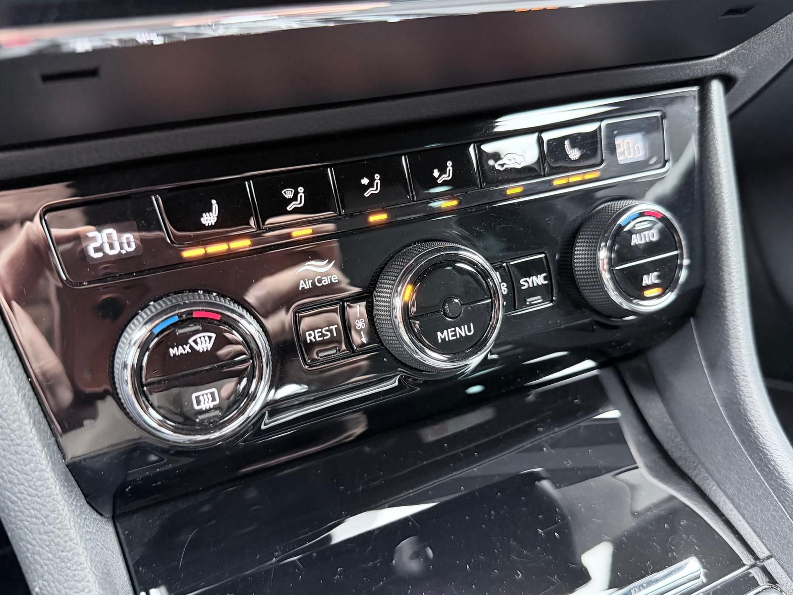 Fahrzeugabbildung SKODA SPORTLINE 2.0 TDI/VIRTUAL/R-CAM/LED/ACC/DCC/DAB+