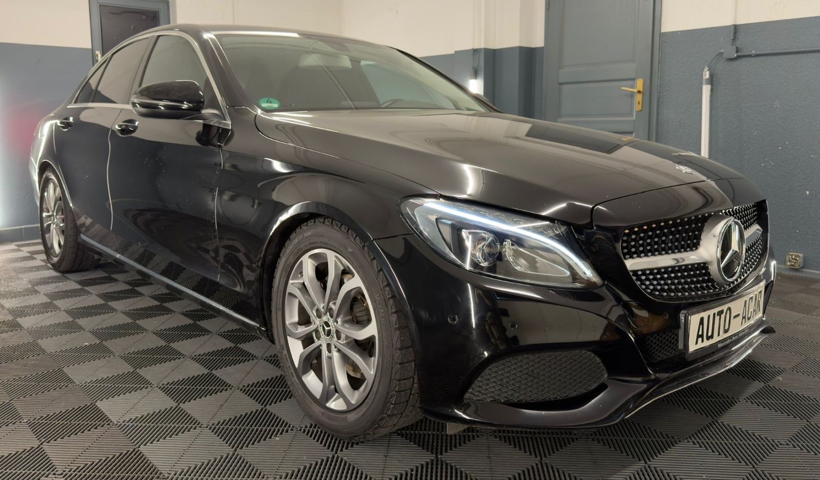 MERCEDES-BENZ C180 CGI Edition*Leder*Navi*Tempomat*