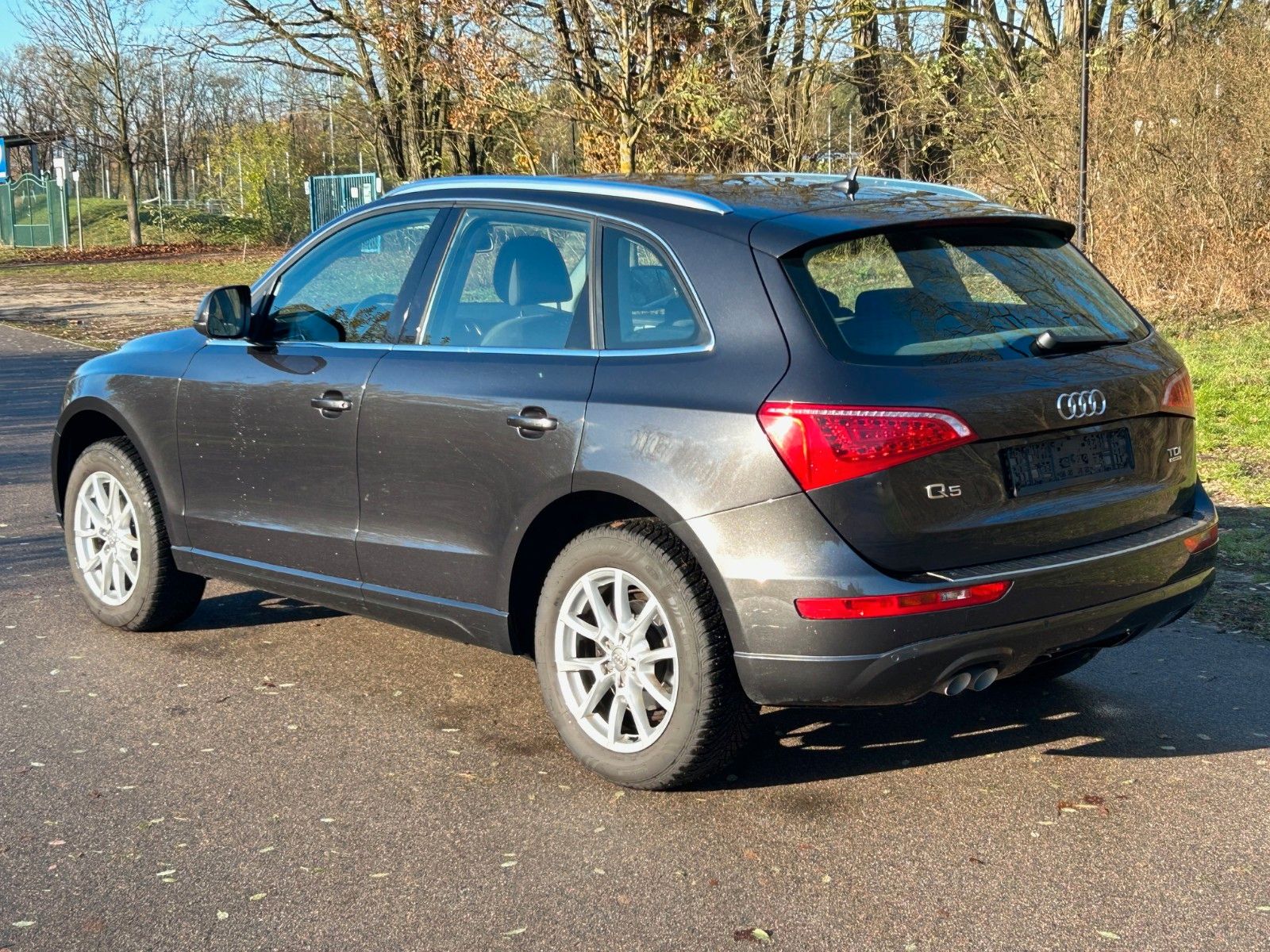 Fahrzeugabbildung Audi Q5 2.0 TDI Quattro *Navi*Allwetter*Xenon*AHK*