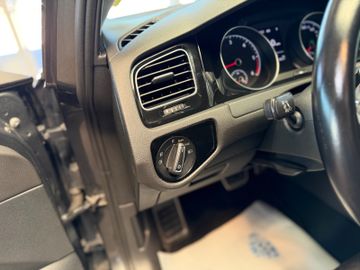 Volkswagen Golf - 10
