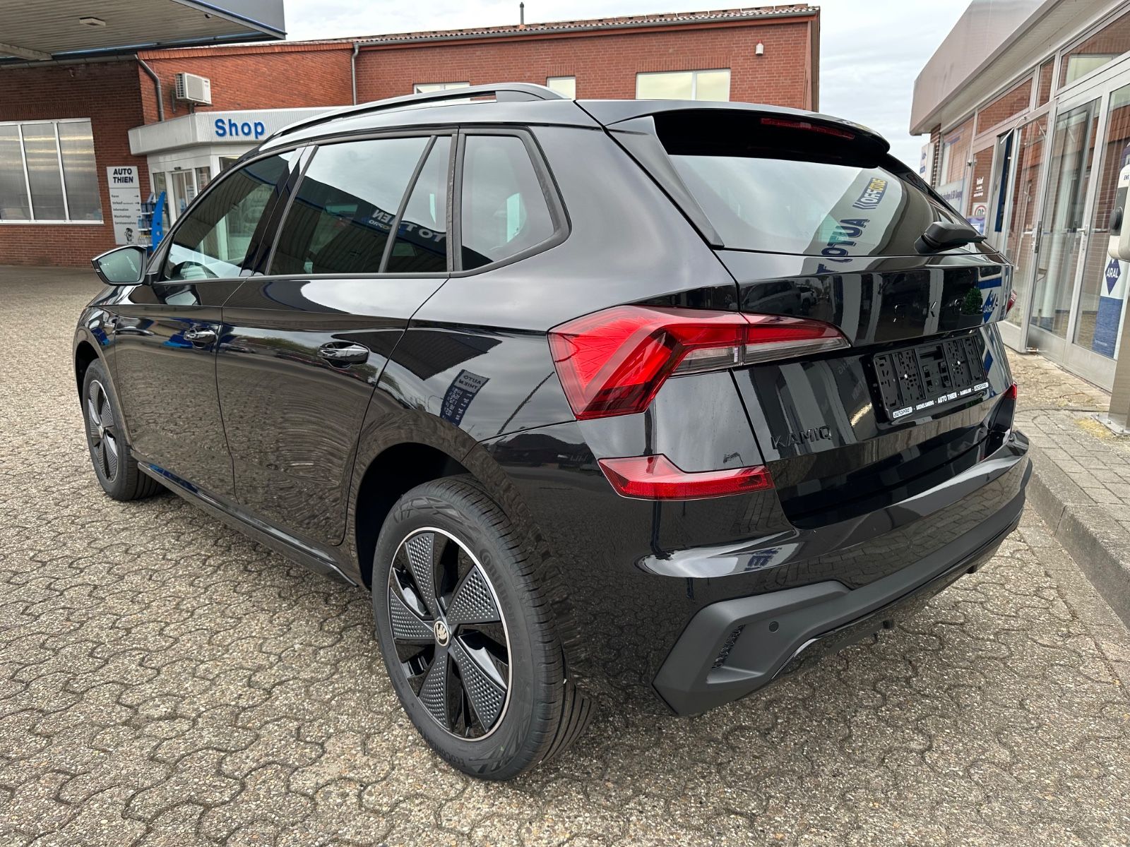 Fahrzeugabbildung SKODA Kamiq Monte Carlo 1.0 TSI DSG ACC/Matrix/Pano