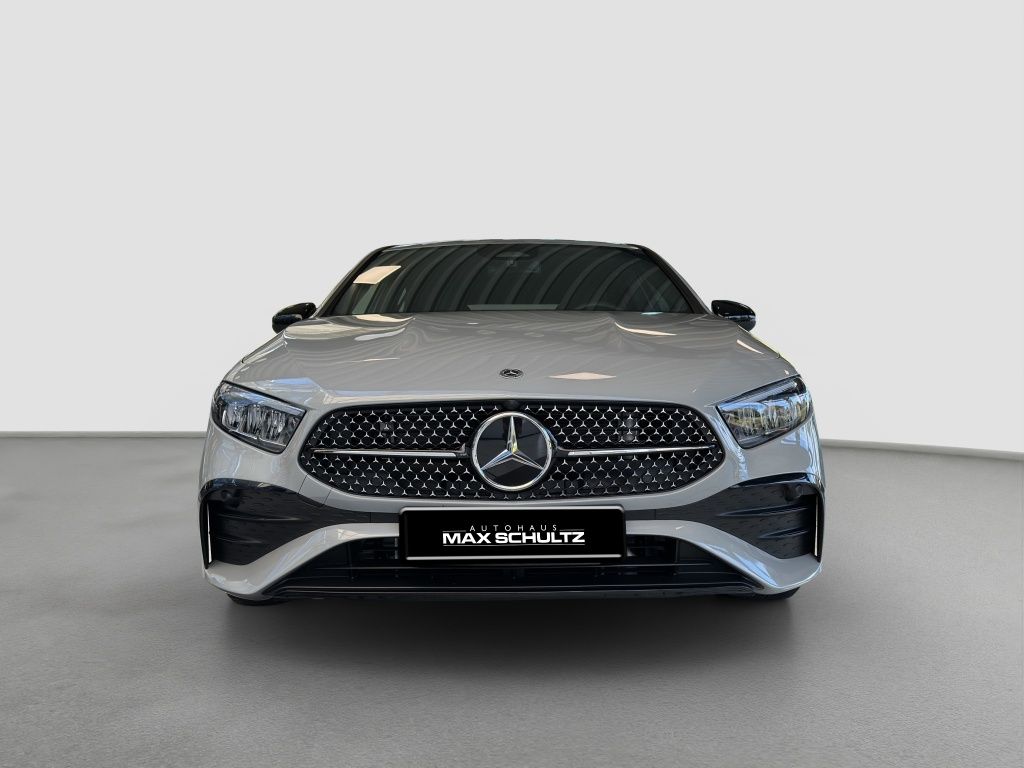 Fahrzeugabbildung Mercedes-Benz A 200 AHK*LED*PDC*ParkAss*Sportp.*SpurH*SpurW*LM
