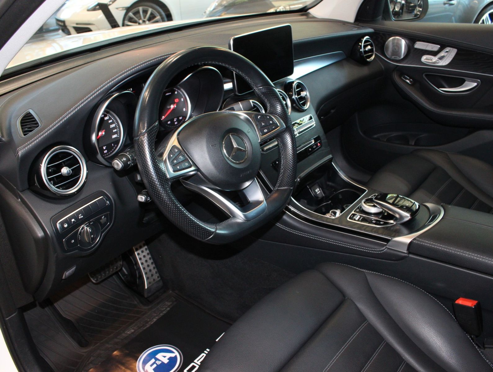 Fahrzeugabbildung Mercedes-Benz GLC 350 d 4MATIC AMG Line *PNRM*Kamera*AHK