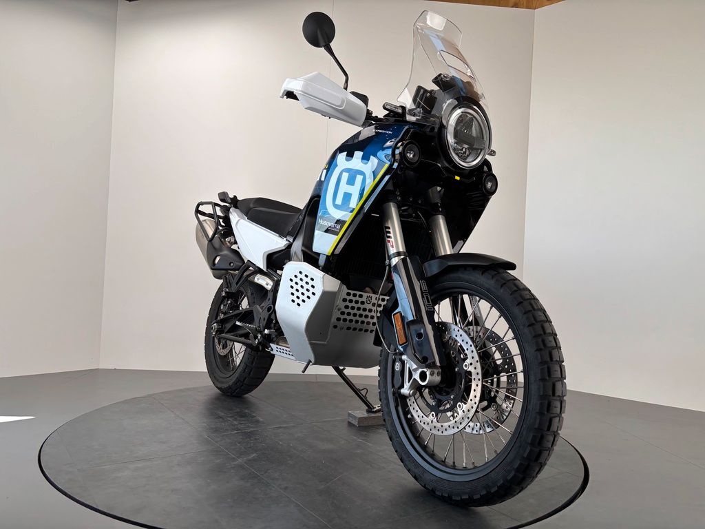 Fahrzeugabbildung Husqvarna NORDEN 901 EXPEDITION *1. HAND *SEHR GEPFLEGT