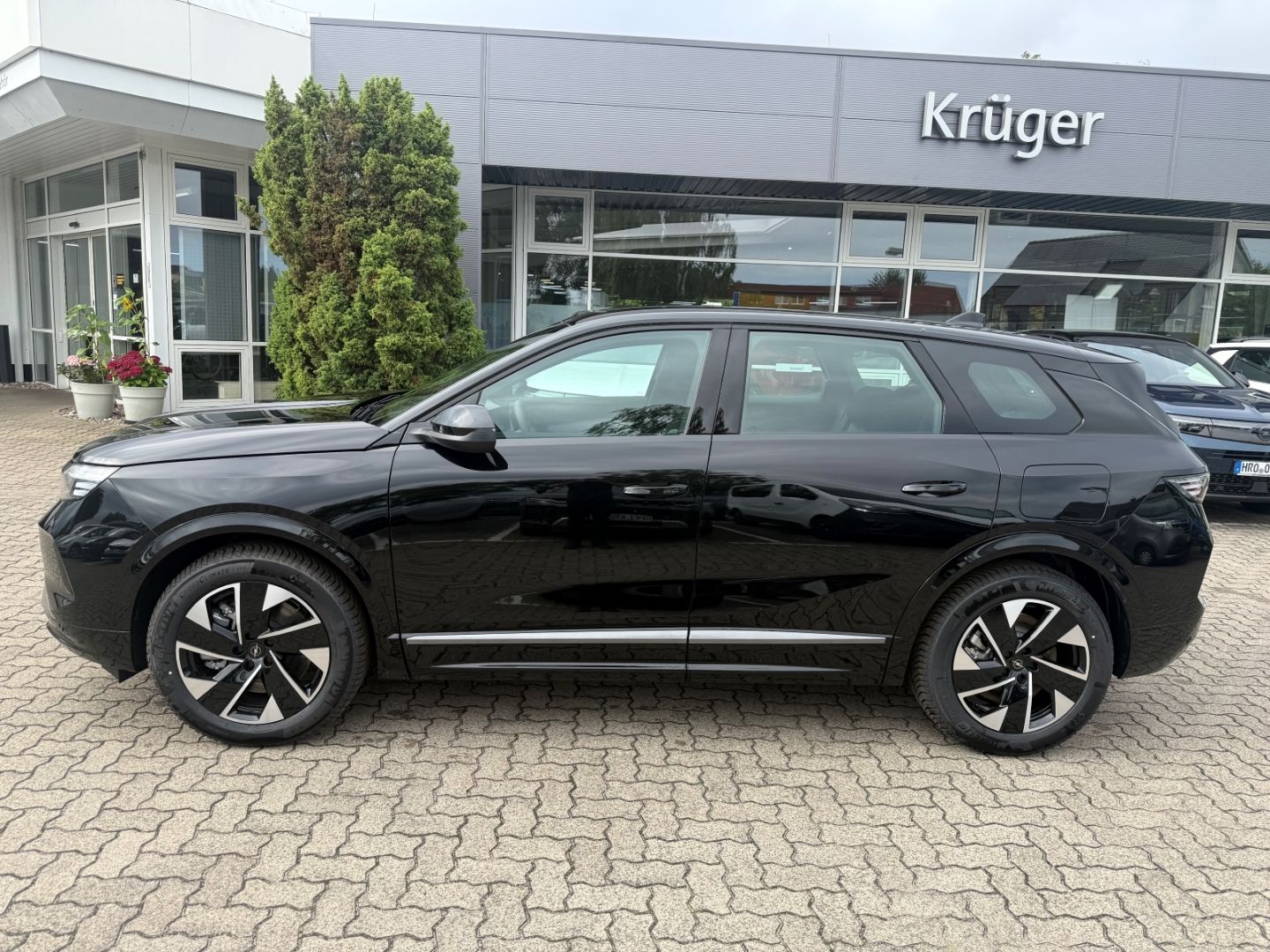 Fahrzeugabbildung Opel Grandland 1.6 Plug-in-Hybrid mit AHK+Allwetter