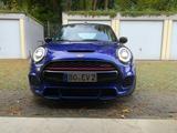 MINI John Cooper Works Cabrio John Cooper Works - blaue MINI John Cooper Works Cabrio