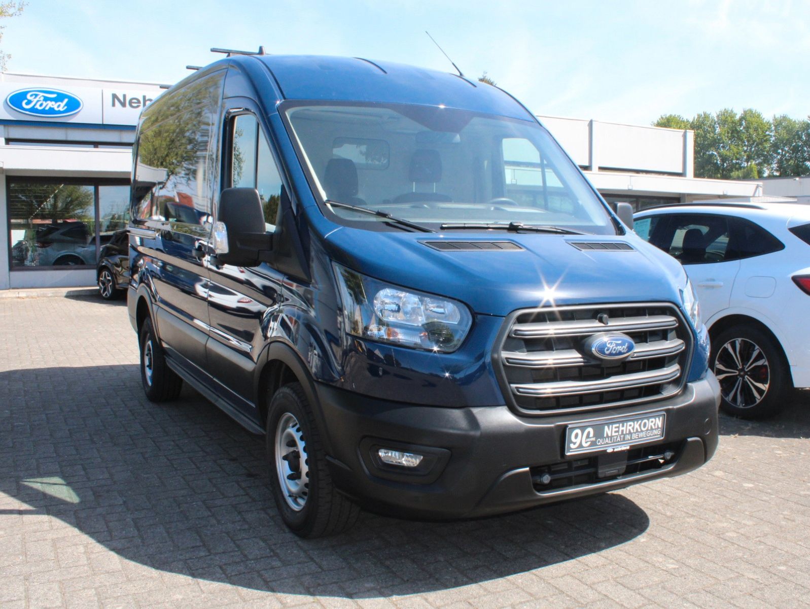 Fahrzeugabbildung Ford Transit L2 H2 Kasten LKW AHK PDC Kamera uvm.