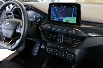 Fahrzeugabbildung Ford Focus Lim. ST-Line   Winterpaket/Navi/Alu/AHK
