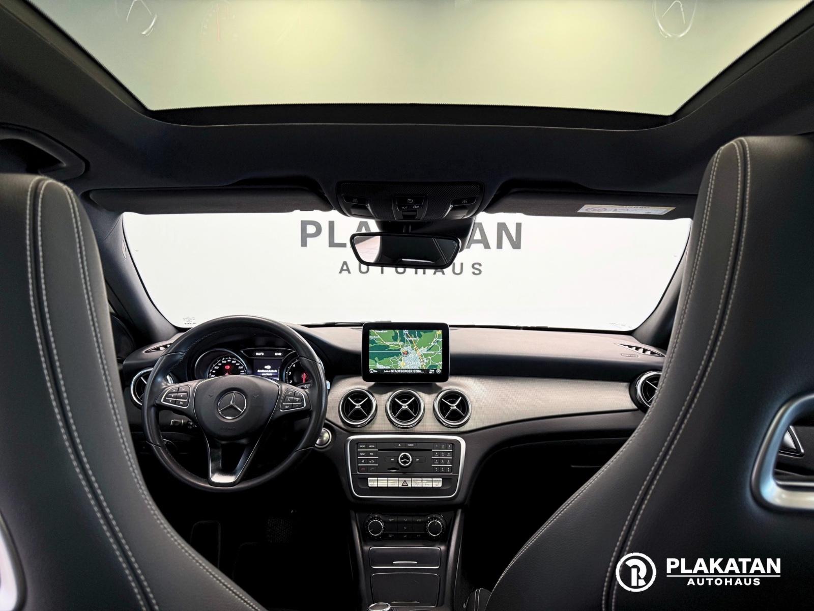 Mercedes-Benz GLA 200 AMG Night Packet Panorama Memory
