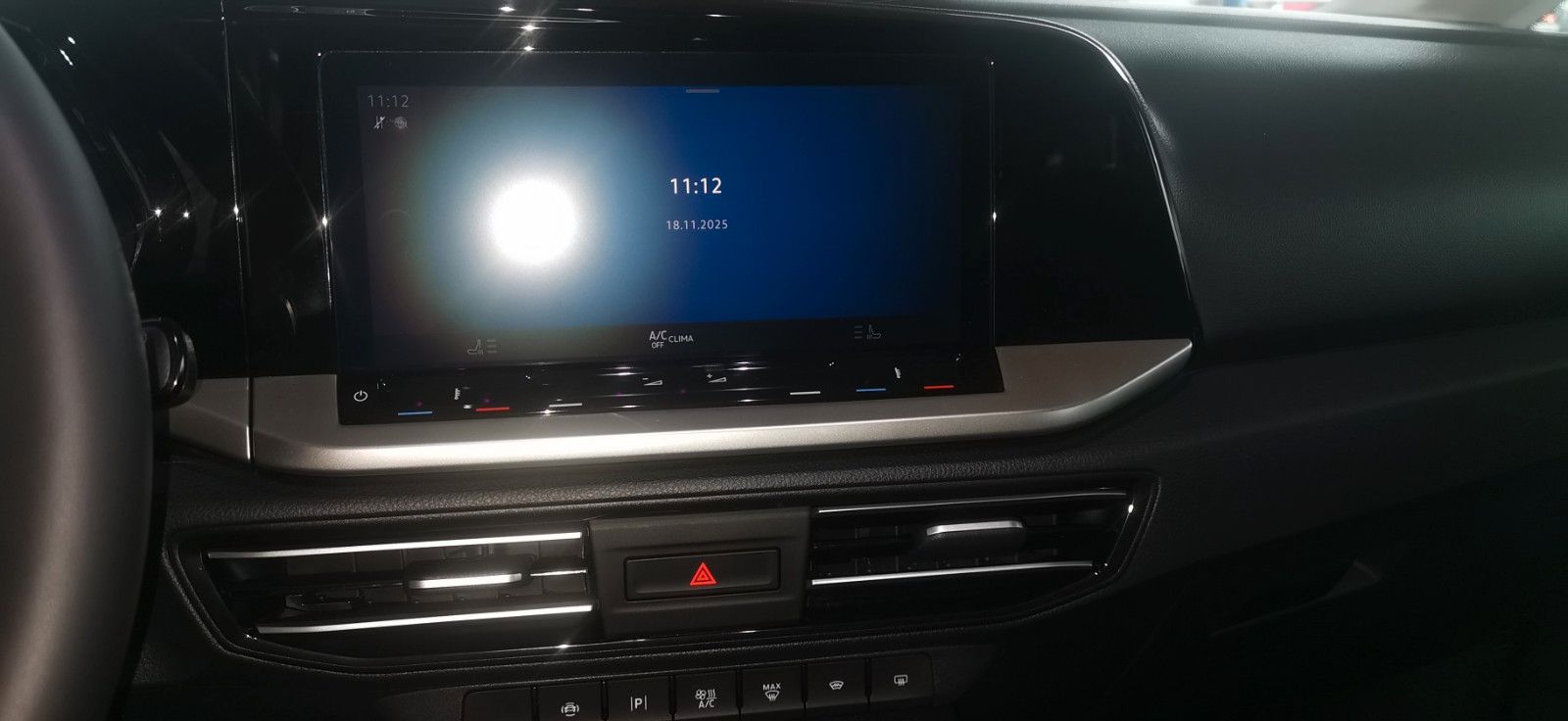 Fahrzeugabbildung Ford Grand L2 Titanium Automatik