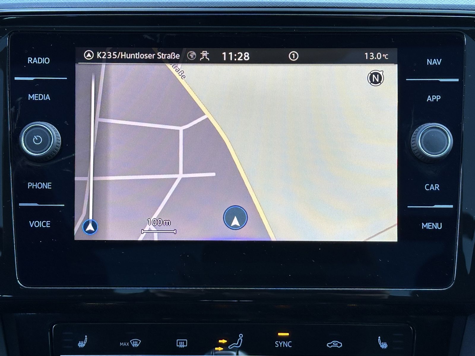 Fahrzeugabbildung Volkswagen Passat Variant GTE 1.4 TSI DSG NAV+LED+PANO+KAM
