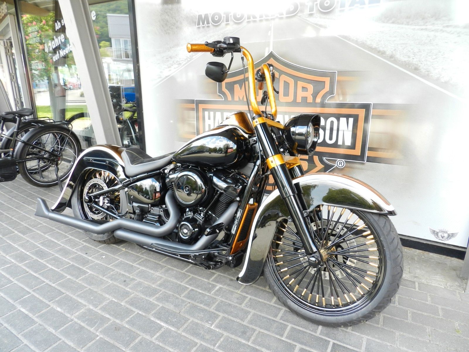 Fahrzeugabbildung Harley-Davidson Softail Slim Chicano Style