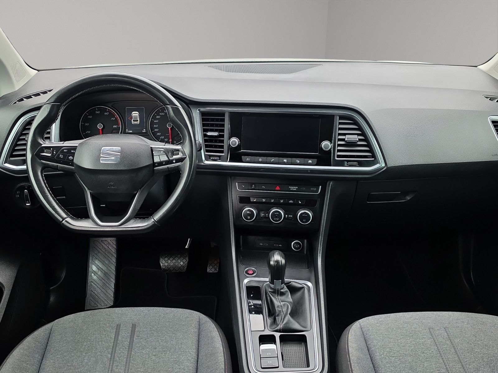 Fahrzeugabbildung SEAT Ateca Style Apple CarPlay LED