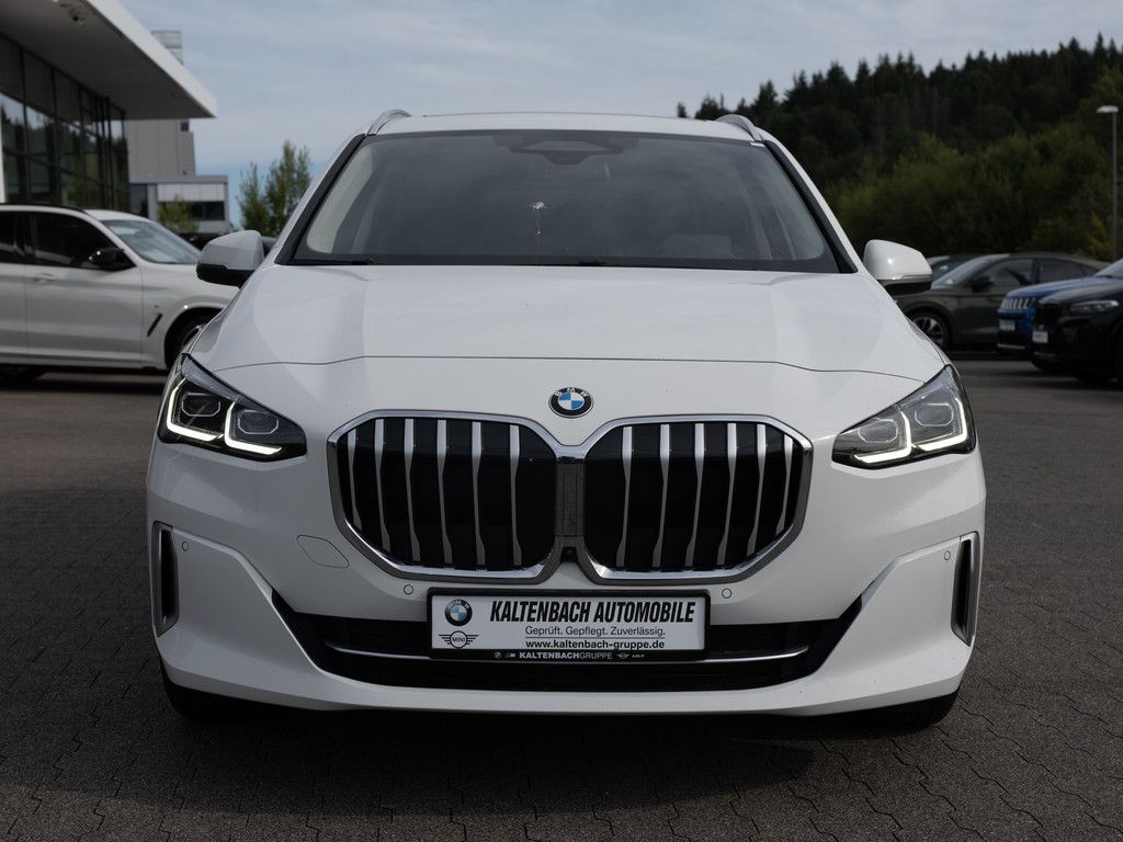 BMW 223 Active Tourer xDrive Luxury Line PANO HUD imagem 3